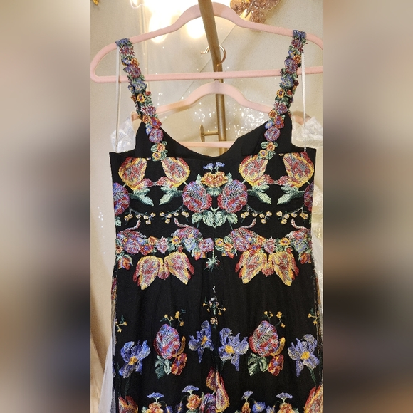 NWOT Size 6 Marchese Notte  Metallic Black & Floral Embroidered Tulle Gown - Picture 14 of 16